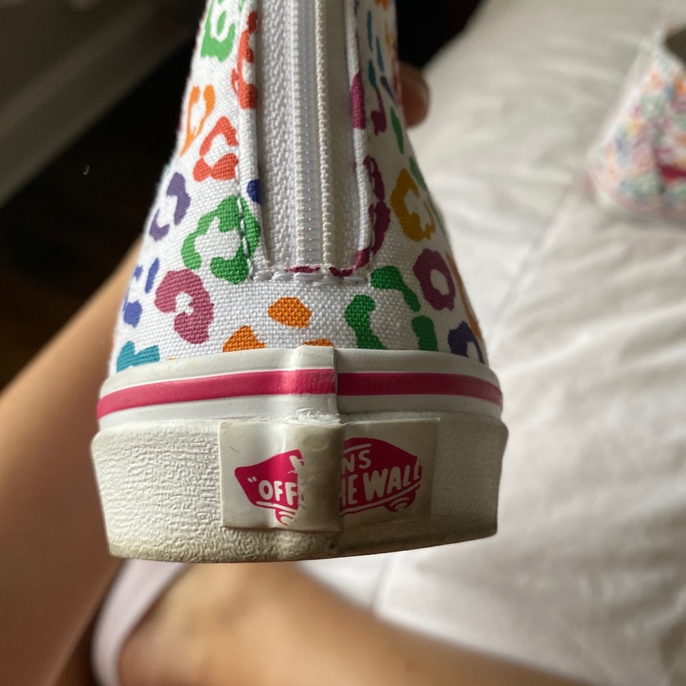 Multicolor/Sparkly Leopard Print High Top Vans - image 5